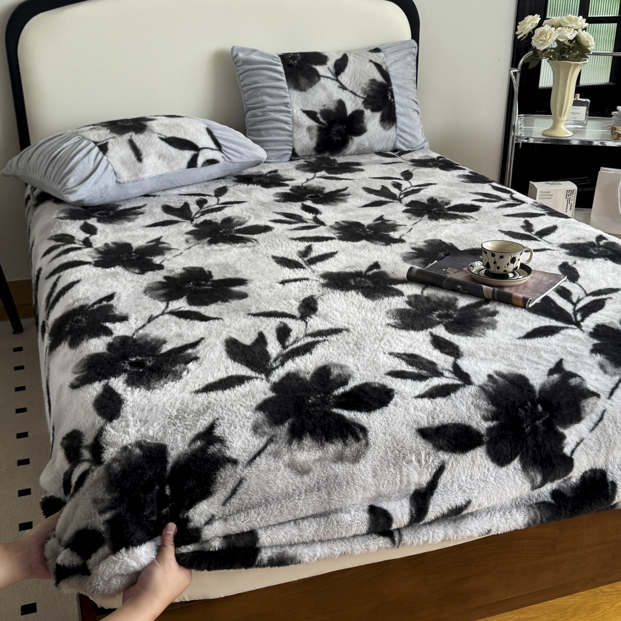 91家纺网 家纺一手货源 找家纺 新印象 2025新款兔毛绒保暖床笠系列 兔毛绒-奥丽加朵