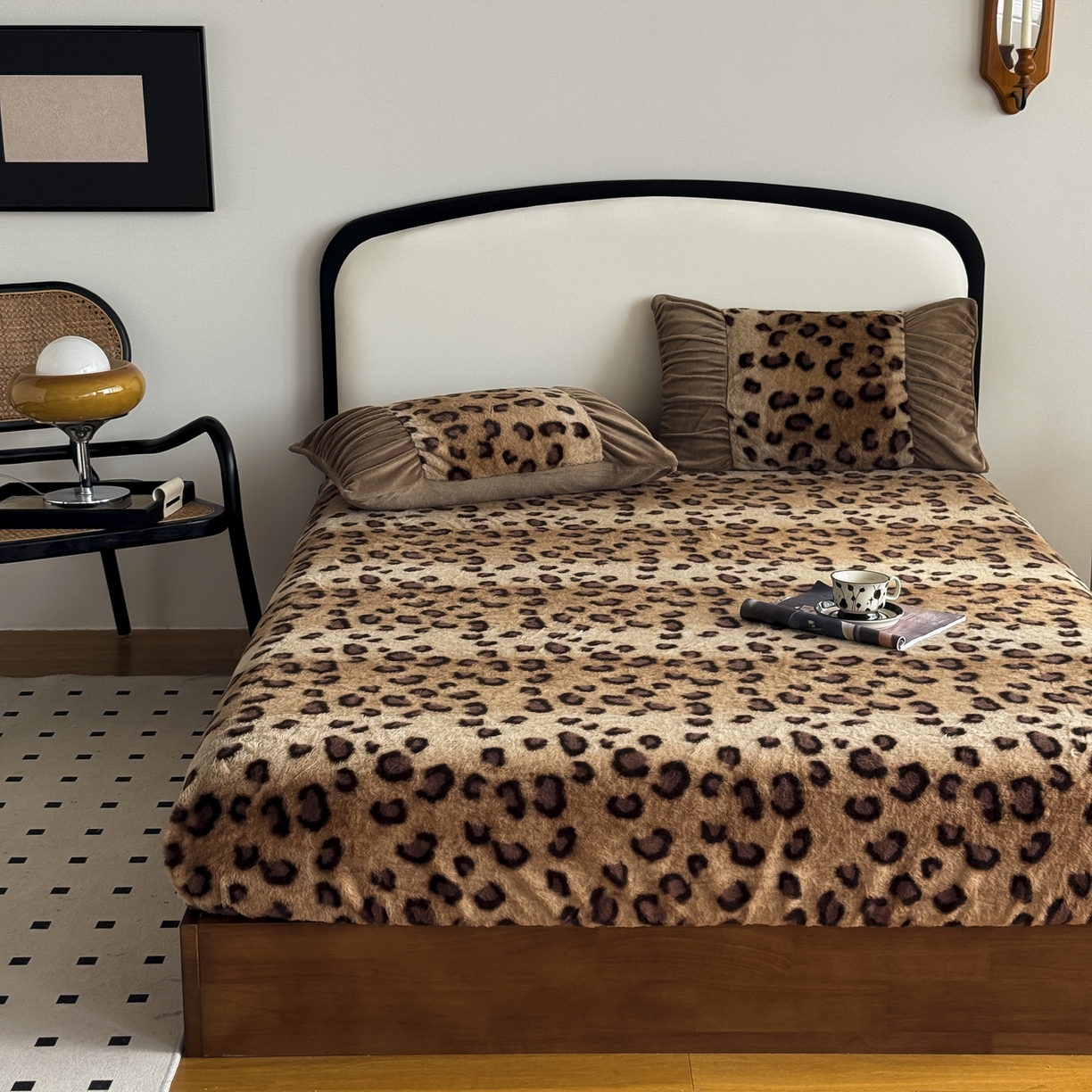 91家纺网 家纺一手货源 找家纺 新印象 2025新款兔毛绒保暖床笠系列 兔毛绒-豹纹