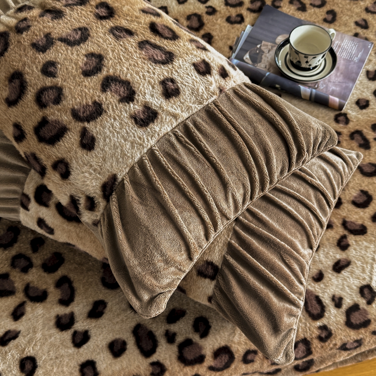 91家纺网 家纺一手货源 找家纺 新印象 2025新款兔毛绒保暖床笠系列 兔毛绒-豹纹