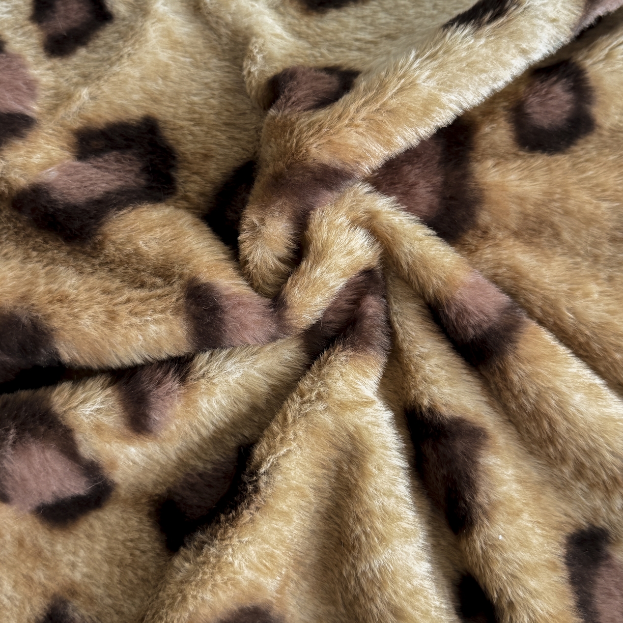 91家纺网 家纺一手货源 找家纺 新印象 2025新款兔毛绒保暖床笠系列 兔毛绒-豹纹