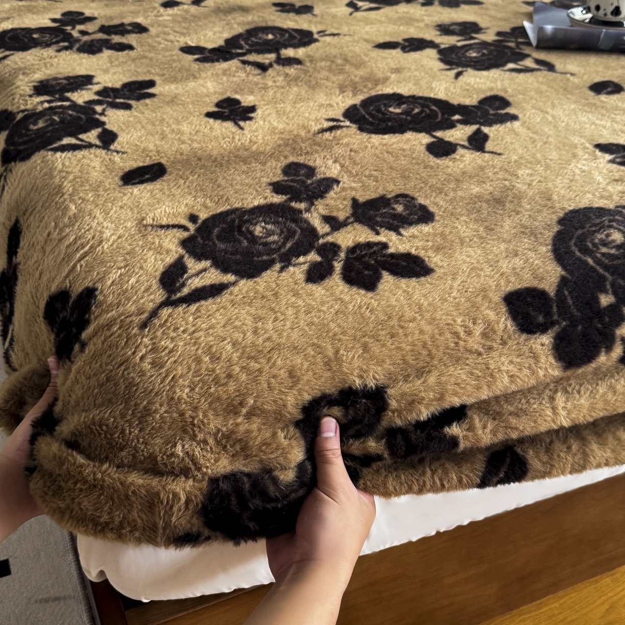 91家纺网 家纺一手货源 找家纺 新印象 2025新款兔毛绒保暖床笠系列 兔毛绒-黛茜