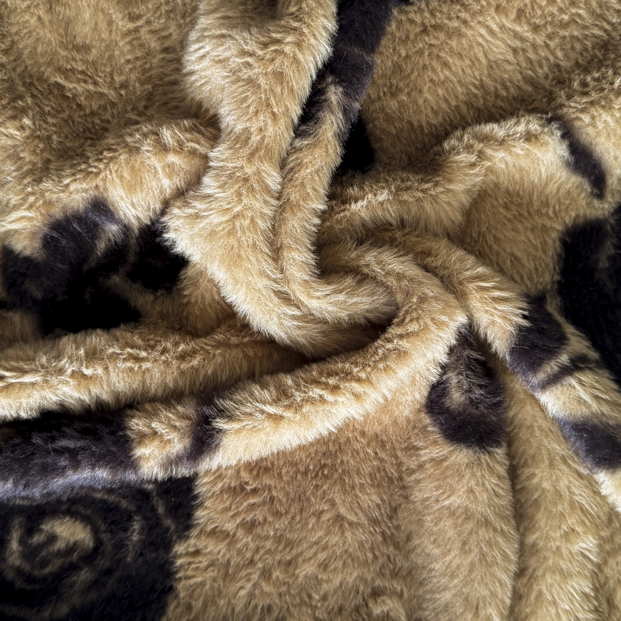 91家纺网 家纺一手货源 找家纺 新印象 2025新款兔毛绒保暖床笠系列 兔毛绒-黛茜