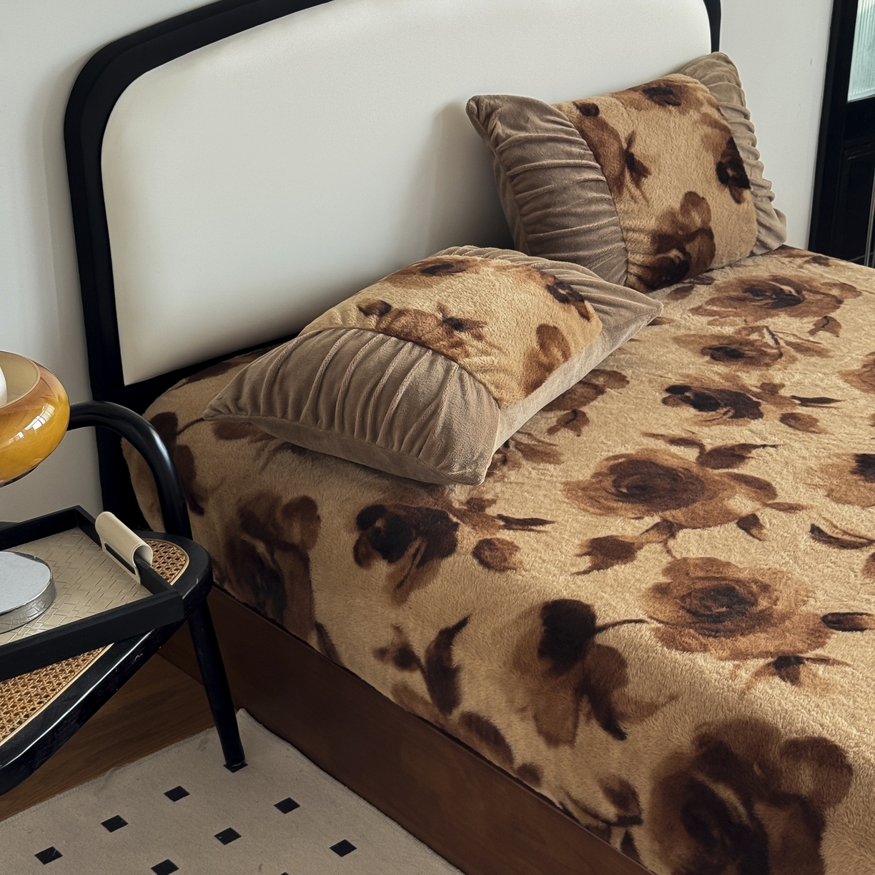 91家纺网 家纺一手货源 找家纺 新印象 2025新款兔毛绒保暖床笠系列 兔毛绒-花优