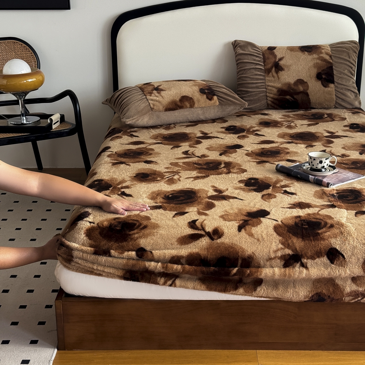 91家纺网 家纺一手货源 找家纺 新印象 2025新款兔毛绒保暖床笠系列 兔毛绒-花优