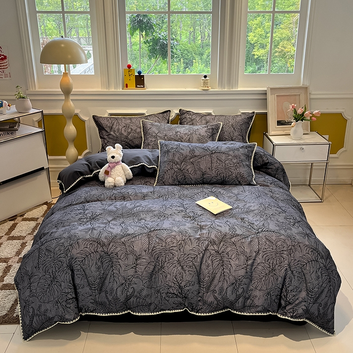 91家纺网 家纺一手货源 找家纺 吉象家纺 2025新款全棉磨毛三角针贝壳边印花四件套 清浅