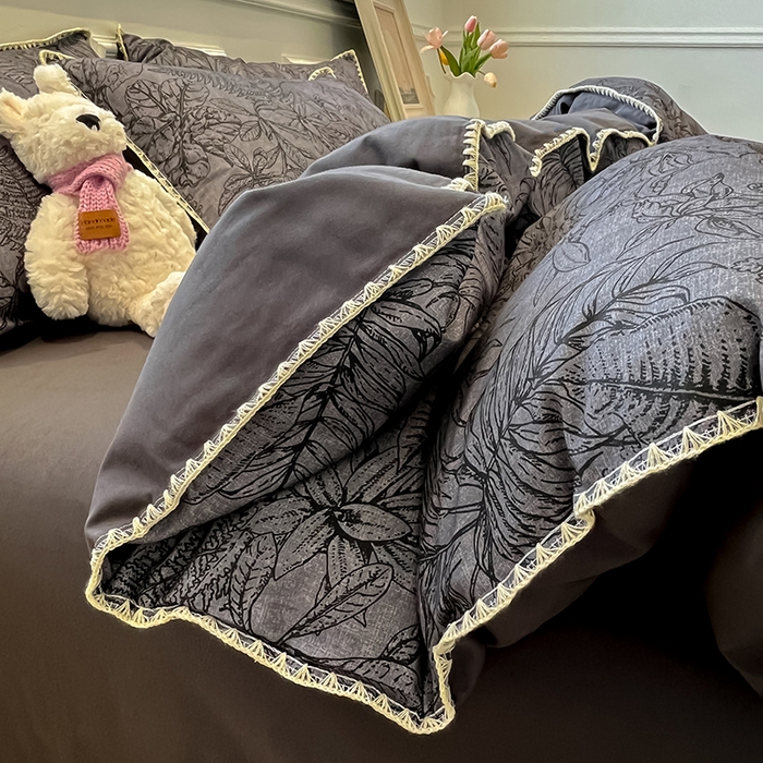 91家纺网 家纺一手货源 找家纺 吉象家纺 2025新款全棉磨毛三角针贝壳边印花四件套 清浅