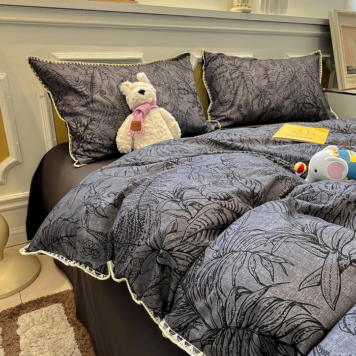 91家纺网 家纺一手货源 找家纺 吉象家纺 2025新款全棉磨毛三角针贝壳边印花四件套 清浅