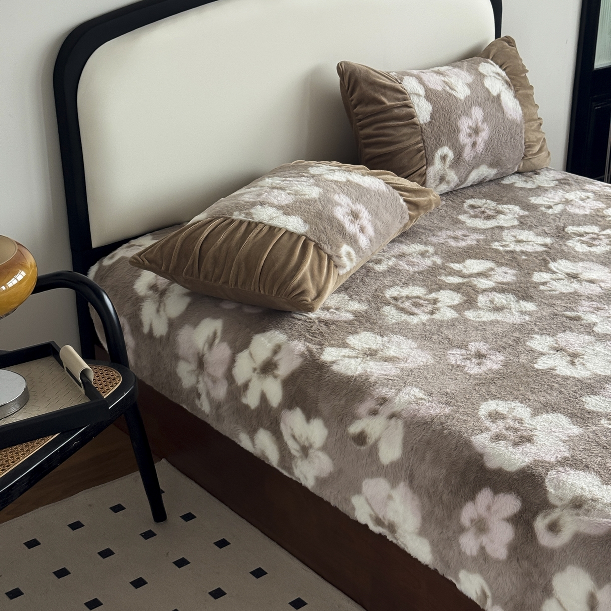 91家纺网 家纺一手货源 找家纺 新印象 2025新款兔毛绒保暖床笠系列 兔毛绒-浅栀