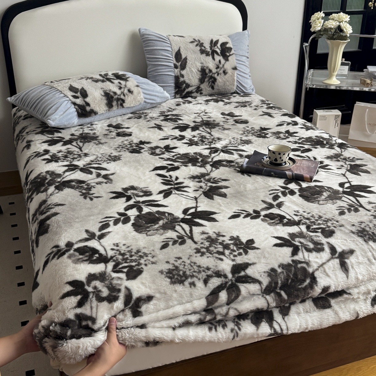 91家纺网 家纺一手货源 找家纺 新印象 2025新款兔毛绒保暖床笠系列 兔毛绒-奢香之都