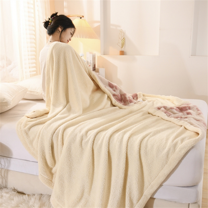 91家纺网 家纺一手货源 找家纺 恋绒家纺 2025新款美拉德风格双层毛毯休闲毯办公室毯子午睡毯 粉色树枝