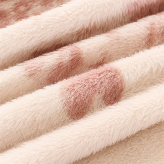 91家纺网 家纺一手货源 找家纺 恋绒家纺 2025新款美拉德风格双层毛毯休闲毯办公室毯子午睡毯 粉色树枝