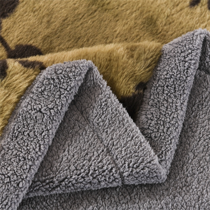 91家纺网 家纺一手货源 找家纺 恋绒家纺 2025新款美拉德风格双层毛毯休闲毯办公室毯子午睡毯 黑色玫瑰