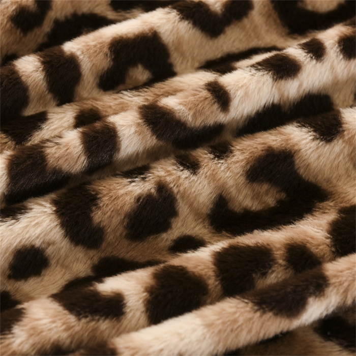 91家纺网 家纺一手货源 找家纺 恋绒家纺 2025新款美拉德风格双层毛毯休闲毯办公室毯子午睡毯 咖啡豹圈