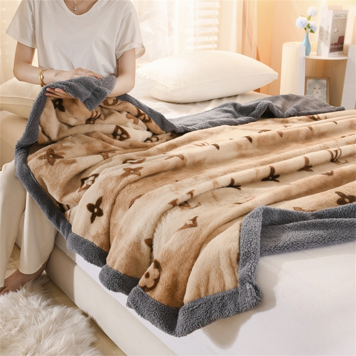 91家纺网 家纺一手货源 找家纺 恋绒家纺 2025新款美拉德风格双层毛毯休闲毯办公室毯子午睡毯 路易咖