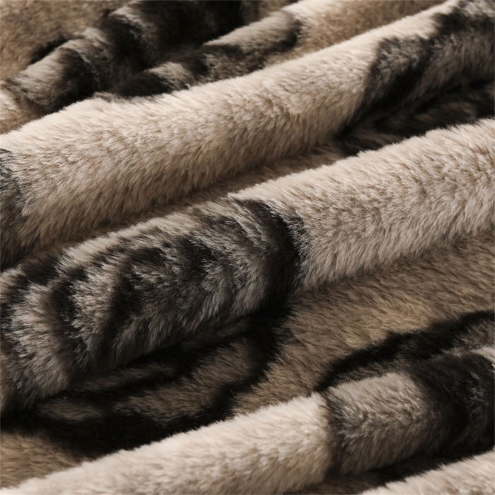 91家纺网 家纺一手货源 找家纺 恋绒家纺 2025新款美拉德风格双层毛毯休闲毯办公室毯子午睡毯 绽放灰