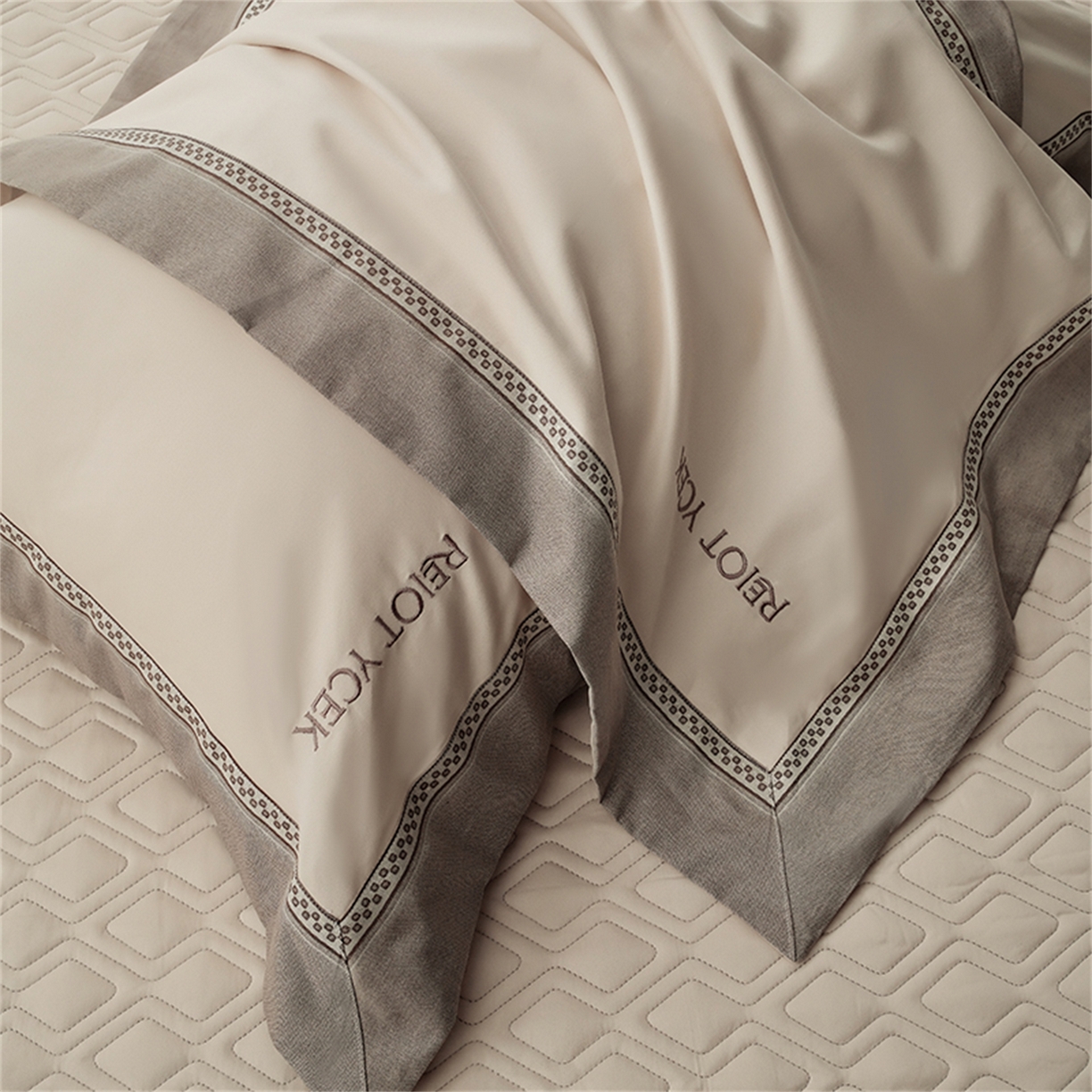 91家纺网 家纺一手货源 找家纺 OL家纺 2025新款100全棉双股磨毛四件套（控价1.5/1.8标准被套折券后368元！！！） 香槟金