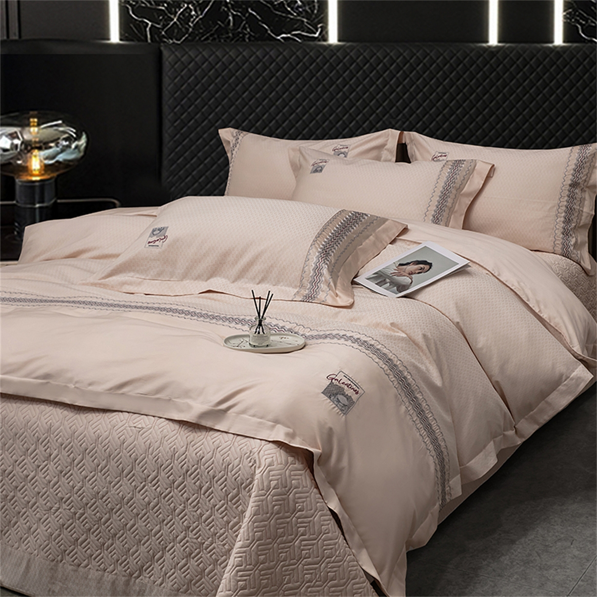 91家纺网 家纺一手货源 找家纺 OL家纺 2025新款140全棉提花刺绣四件套-亚尔夫（控价1.5/1.8标准被套折券后438元！！！） 亚尔夫-气质玉