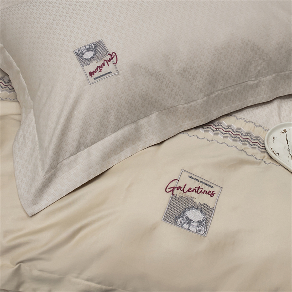 91家纺网 家纺一手货源 找家纺 OL家纺 2025新款140全棉提花刺绣四件套-亚尔夫（控价1.5/1.8标准被套折券后438元！！！） 亚尔夫-香槟金