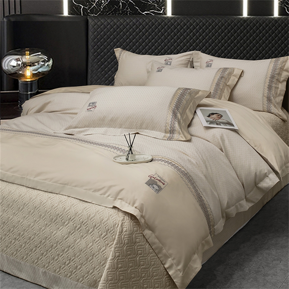 91家纺网 家纺一手货源 找家纺 OL家纺 2025新款140全棉提花刺绣四件套-亚尔夫（控价1.5/1.8标准被套折券后438元！！！） 亚尔夫-香槟金