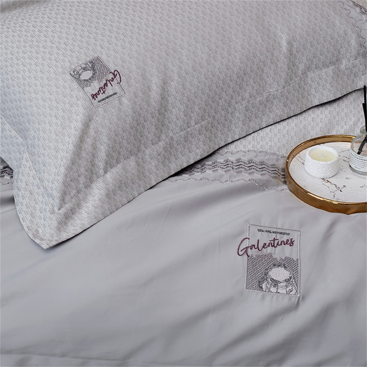 91家纺网 家纺一手货源 找家纺 OL家纺 2025新款140全棉提花刺绣四件套-亚尔夫（控价1.5/1.8标准被套折券后438元！！！） 亚尔夫-高尚灰