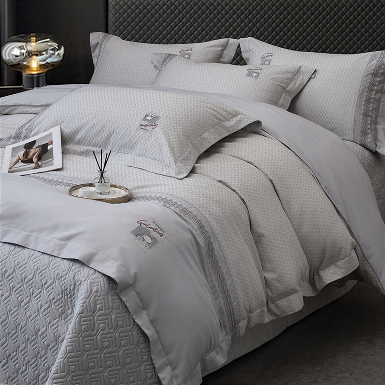 91家纺网 家纺一手货源 找家纺 OL家纺 2025新款140全棉提花刺绣四件套-亚尔夫（控价1.5/1.8标准被套折券后438元！！！） 亚尔夫-高尚灰