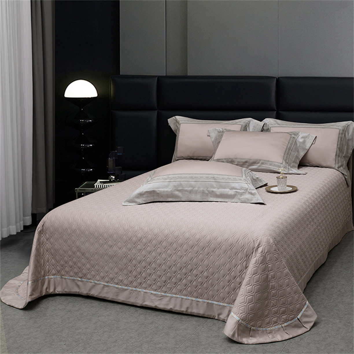 91家纺网 家纺一手货源 找家纺 OL家纺 2025新款天丝棉拼角四件套-爱丽斯娜（控价1.5/1.8标准被套折券后498元！！！） 爱丽斯娜-樱桃粉