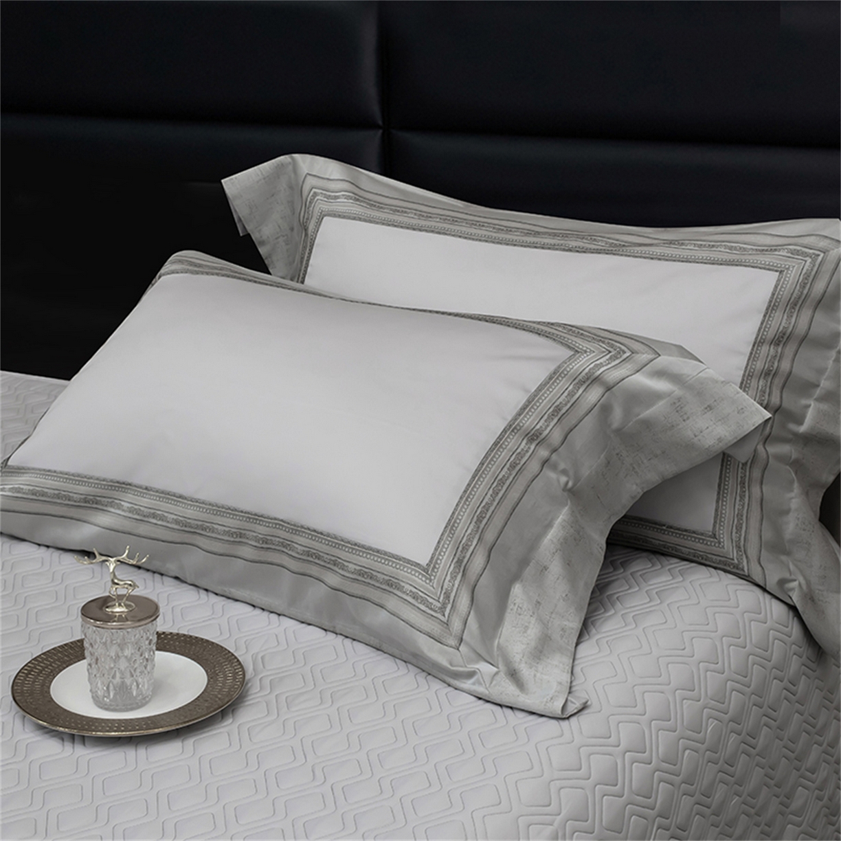 91家纺网 家纺一手货源 找家纺 OL家纺 2025新款天丝棉拼角四件套-爱丽斯娜（控价1.5/1.8标准被套折券后498元！！！） 爱丽斯娜-高尚灰