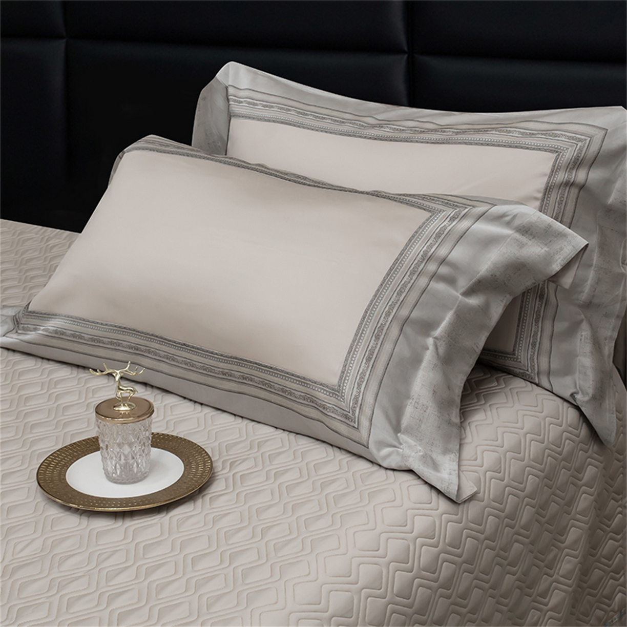 91家纺网 家纺一手货源 找家纺 OL家纺 2025新款天丝棉拼角四件套-爱丽斯娜（控价1.5/1.8标准被套折券后498元！！！） 爱丽斯娜-香槟金