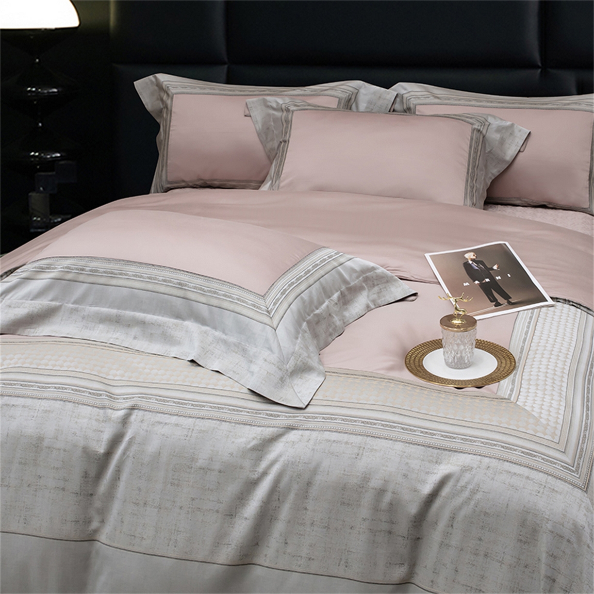 91家纺网 家纺一手货源 找家纺 OL家纺 2025新款天丝棉拼角四件套-爱丽斯娜（控价1.5/1.8标准被套折券后498元！！！） 爱丽斯娜-樱桃粉