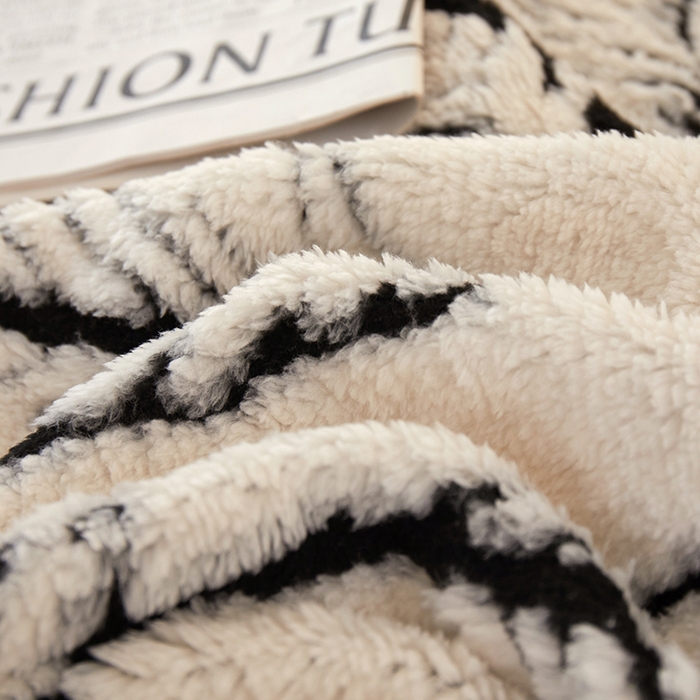 91家纺网 家纺一手货源 找家纺 楼兰公主毛毯专供 2025新款阳离子羊羔绒蕉叶绒毯毛毯毯子-单层 蕉叶绒-白（单层）