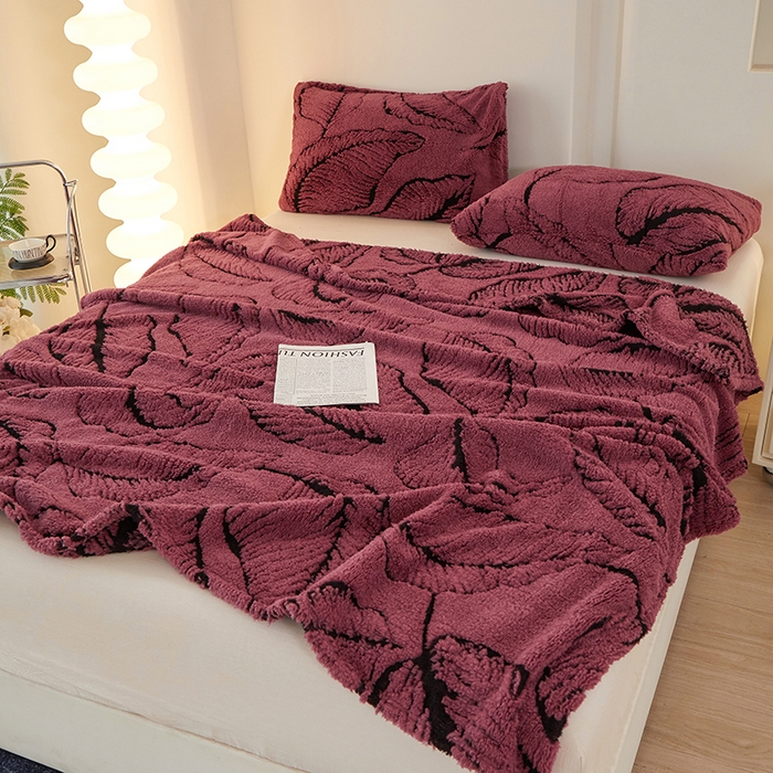91家纺网 家纺一手货源 找家纺 楼兰公主毛毯专供 2025新款阳离子羊羔绒蕉叶绒毯毛毯毯子-单层 蕉叶绒-酱紫（单层）