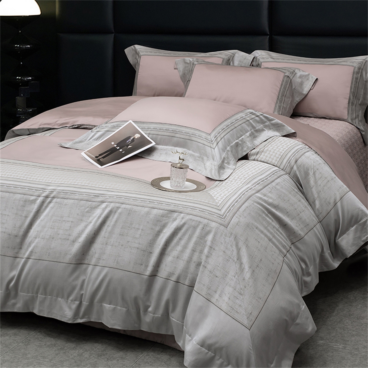 91家纺网 家纺一手货源 找家纺 OL家纺 2025新款天丝棉拼角四件套-爱丽斯娜（控价1.5/1.8标准被套折券后498元！！！） 爱丽斯娜-樱桃粉