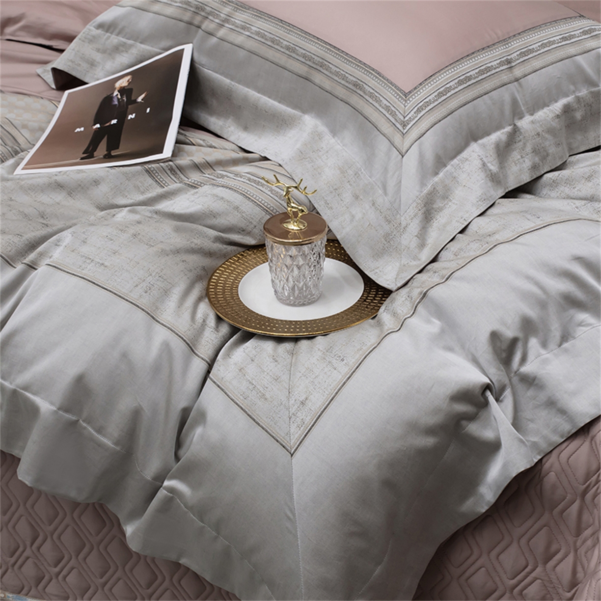 91家纺网 家纺一手货源 找家纺 OL家纺 2025新款天丝棉拼角四件套-爱丽斯娜（控价1.5/1.8标准被套折券后498元！！！） 爱丽斯娜-樱桃粉