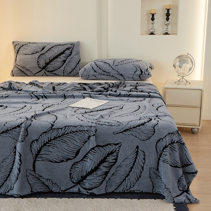 91家纺网 家纺一手货源 找家纺 楼兰公主毛毯专供 2025新款阳离子羊羔绒蕉叶绒毯毛毯毯子-单层 蕉叶绒-蓝灰（单层）