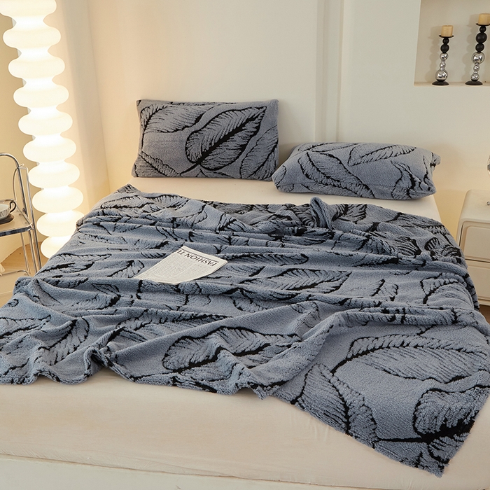 91家纺网 家纺一手货源 找家纺 楼兰公主毛毯专供 2025新款阳离子羊羔绒蕉叶绒毯毛毯毯子-单层 蕉叶绒-蓝灰（单层）