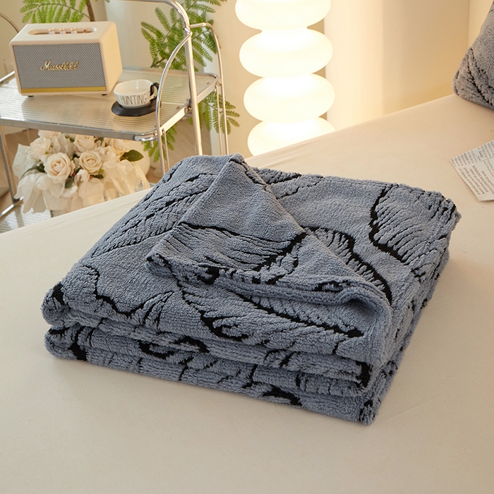 91家纺网 家纺一手货源 找家纺 楼兰公主毛毯专供 2025新款阳离子羊羔绒蕉叶绒毯毛毯毯子-单层 蕉叶绒-蓝灰（单层）