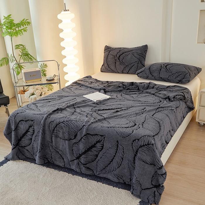 91家纺网 家纺一手货源 找家纺 楼兰公主毛毯专供 2025新款阳离子羊羔绒蕉叶绒毯毛毯毯子-单层 蕉叶绒-深灰（单层）