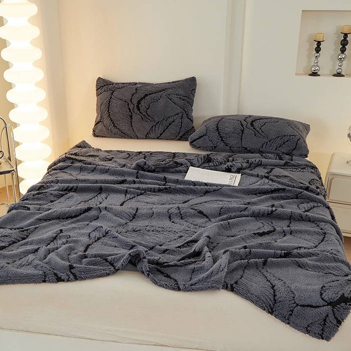 91家纺网 家纺一手货源 找家纺 楼兰公主毛毯专供 2025新款阳离子羊羔绒蕉叶绒毯毛毯毯子-单层 蕉叶绒-深灰（单层）