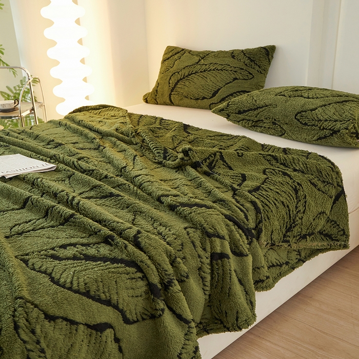 91家纺网 家纺一手货源 找家纺 楼兰公主毛毯专供 2025新款阳离子羊羔绒蕉叶绒毯毛毯毯子-单层 蕉叶绒-深绿（单层）