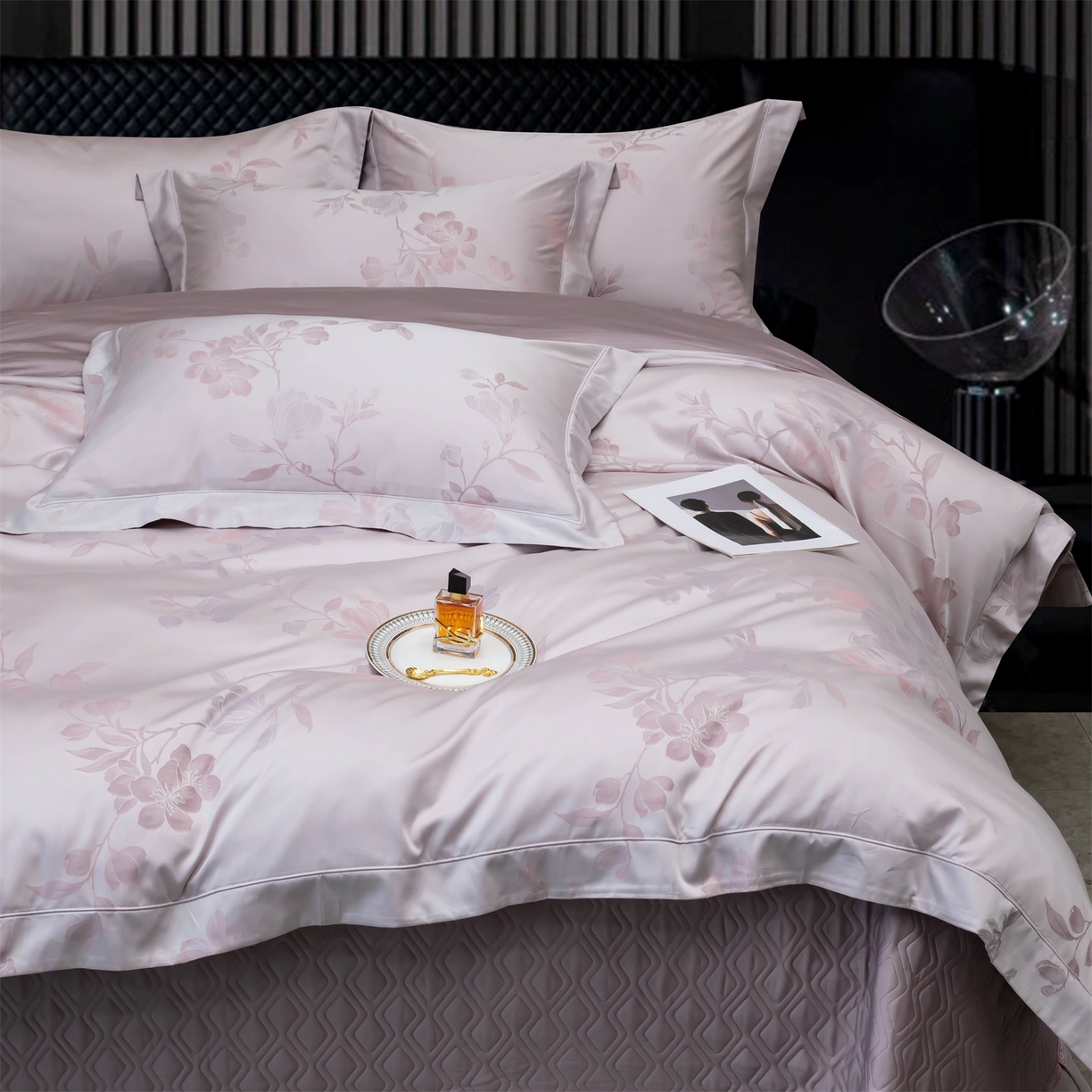 91家纺网 家纺一手货源 找家纺 OL家纺 2025新款天丝棉色织大提花四件套（控价1.5/1.8标准被套折券后398元！！！） 风的印记-粉