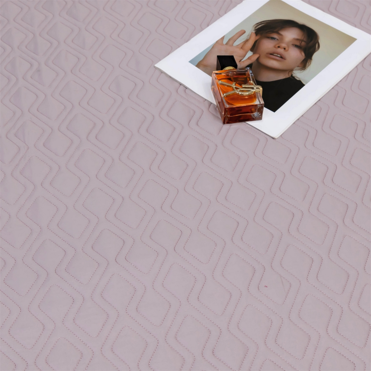 91家纺网 家纺一手货源 找家纺 OL家纺 2025新款天丝棉色织大提花四件套（控价1.5/1.8标准被套折券后398元！！！） 风的印记-粉