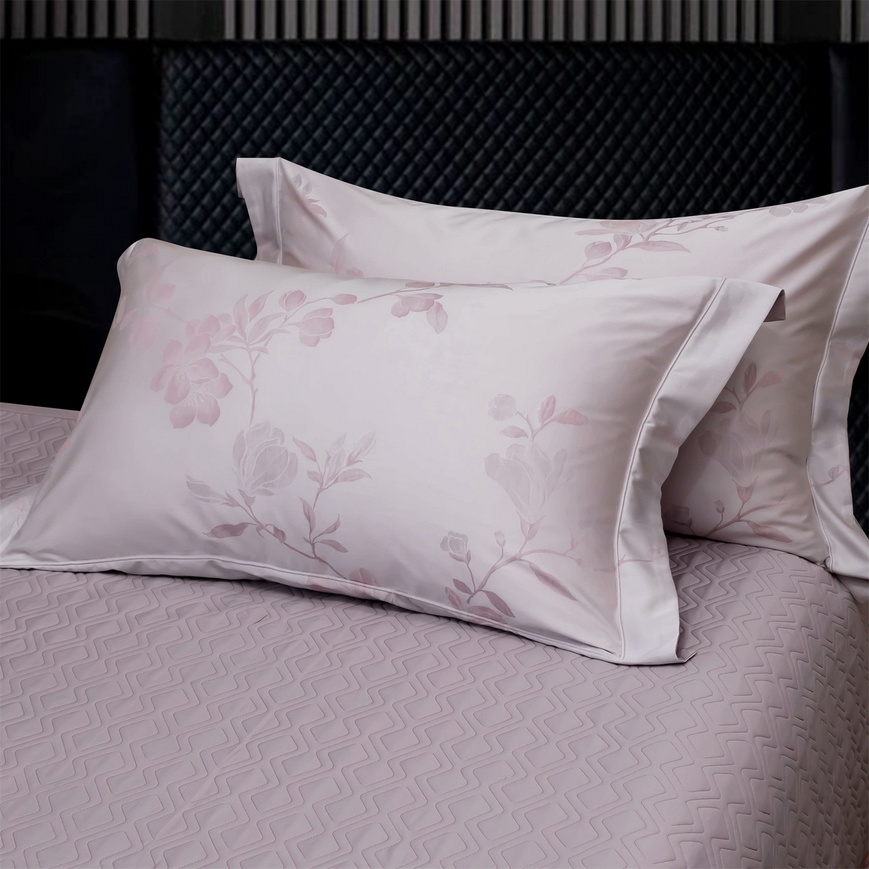 91家纺网 家纺一手货源 找家纺 OL家纺 2025新款天丝棉色织大提花四件套（控价1.5/1.8标准被套折券后398元！！！） 风的印记-粉