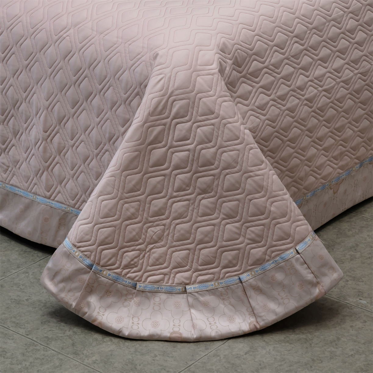 91家纺网 家纺一手货源 找家纺 OL家纺 2025新款天丝棉色织大提花四件套（控价1.5/1.8标准被套折券后398元！！！） 精致生活