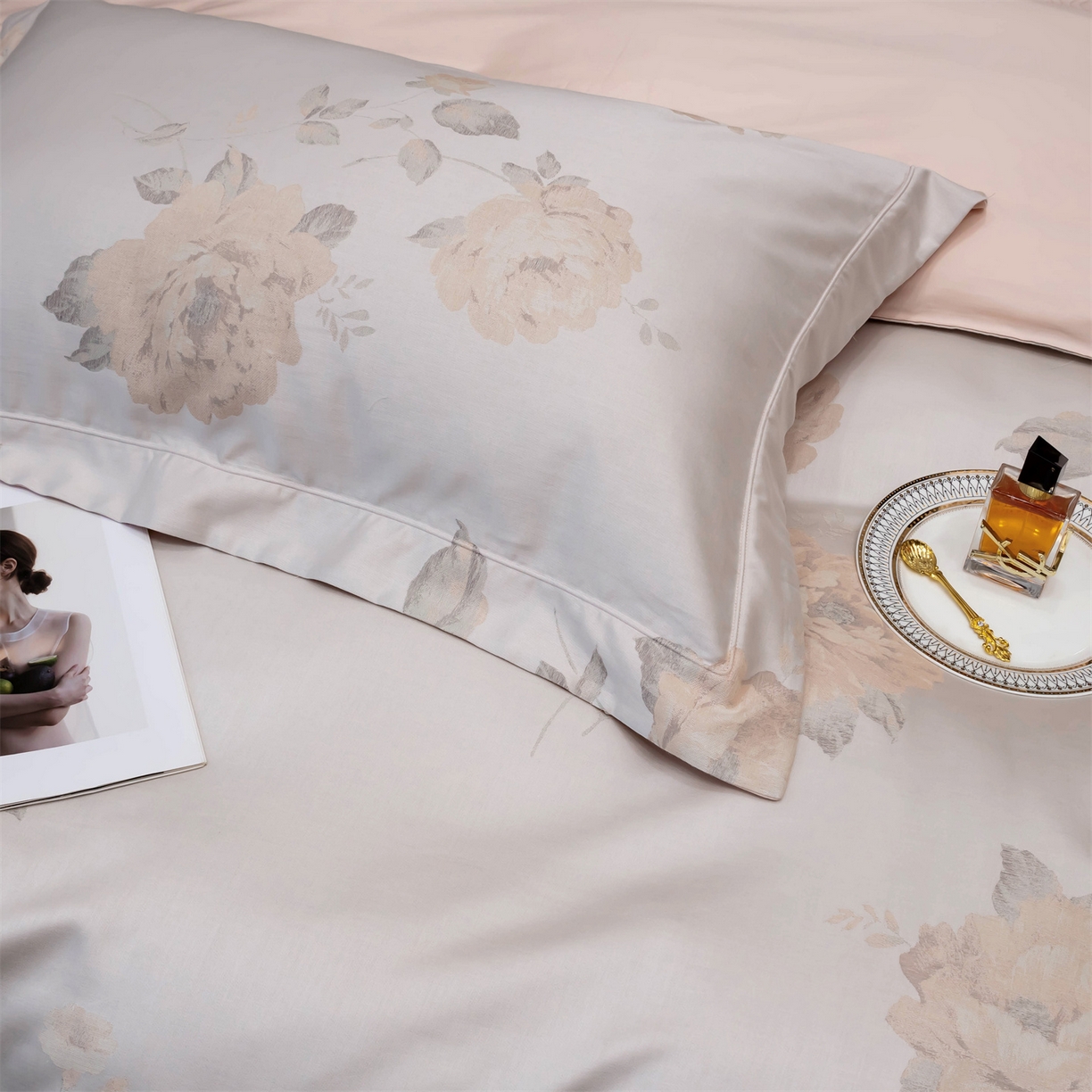 91家纺网 家纺一手货源 找家纺 OL家纺 2025新款天丝棉色织大提花四件套（控价1.5/1.8标准被套折券后398元！！！） 雅姿-豆沙粉