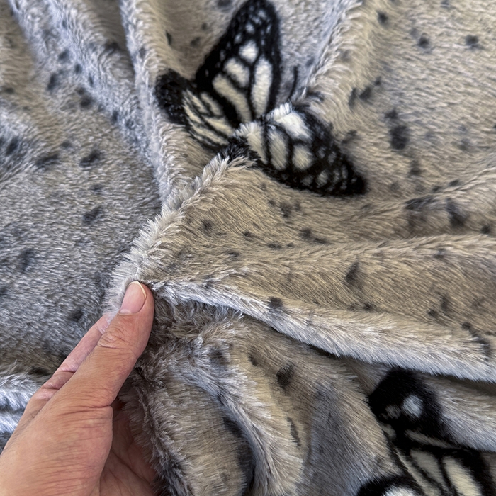 91家纺网 家纺一手货源 找家纺 梵克保罗 2025秋冬新款直播热卖高克重加厚轻奢法式獭兔毛绒牛奶绒美拉德风四件套枕套单被套床单 蝶影