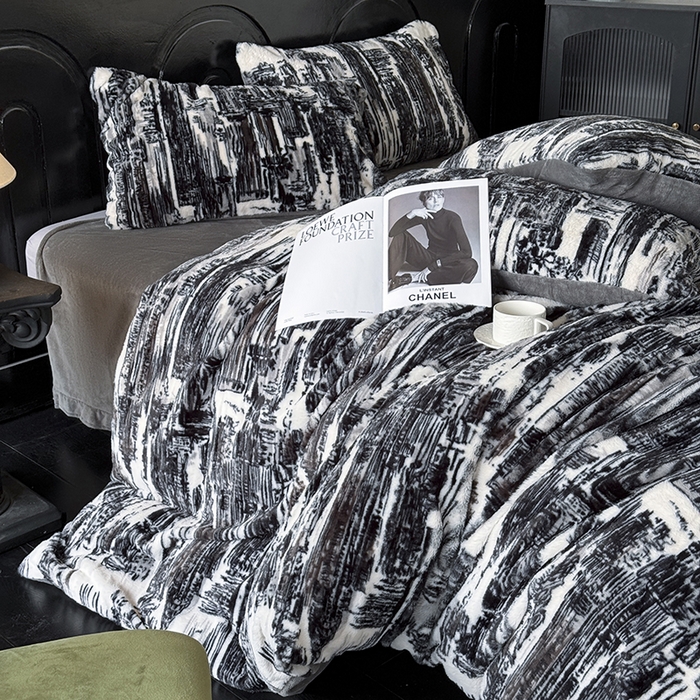 91家纺网 家纺一手货源 找家纺 梵克保罗 2025秋冬新款直播热卖高克重加厚轻奢法式獭兔毛绒牛奶绒美拉德风四件套枕套单被套床单 黑白