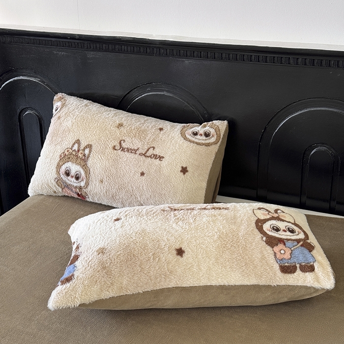 91家纺网 家纺一手货源 找家纺 梵克保罗 2025秋冬新款直播热卖高克重加厚轻奢法式獭兔毛绒牛奶绒美拉德风四件套枕套单被套床单 拉布布