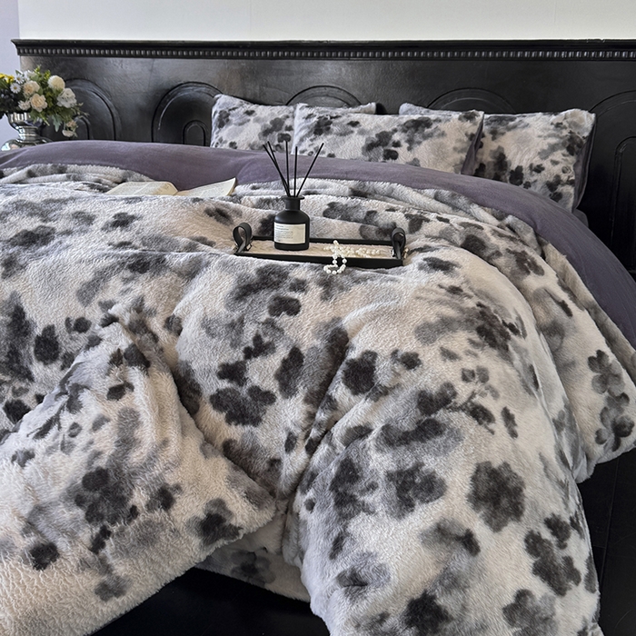 梵克保罗 2025秋冬新款直播热卖高克重加厚轻奢法式獭兔毛绒牛奶绒美拉德风四件套枕套单被套床单 墨染