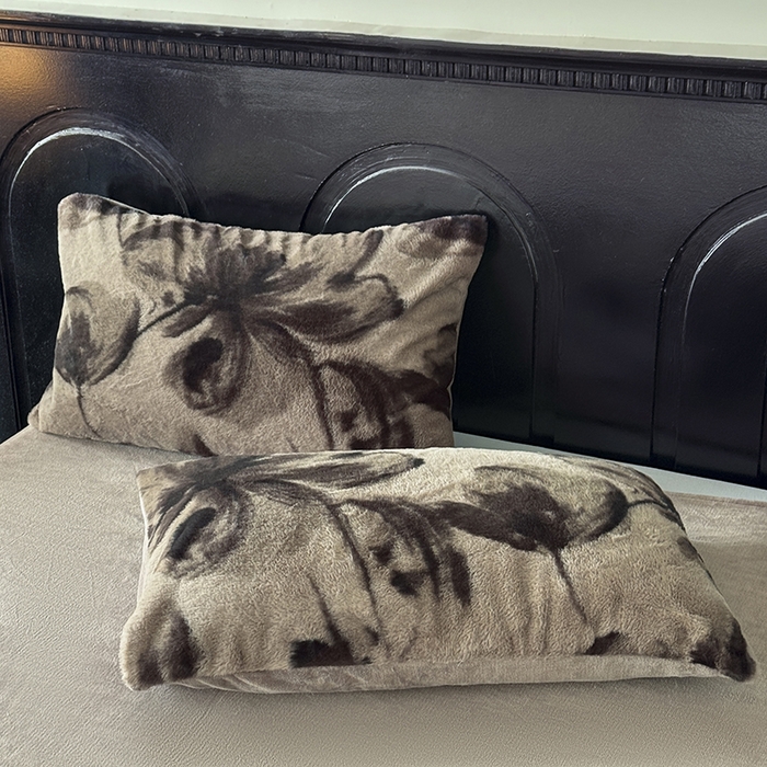 91家纺网 家纺一手货源 找家纺 梵克保罗 2025秋冬新款直播热卖高克重加厚轻奢法式獭兔毛绒牛奶绒美拉德风四件套枕套单被套床单 云杉