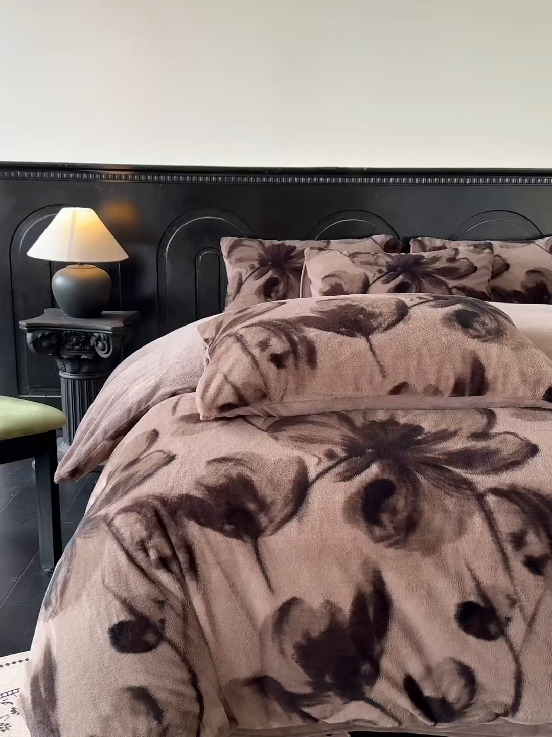 91家纺网 家纺一手货源 找家纺 梵克保罗 2025秋冬新款直播热卖高克重加厚轻奢法式獭兔毛绒牛奶绒美拉德风四件套枕套单被套床单 云杉